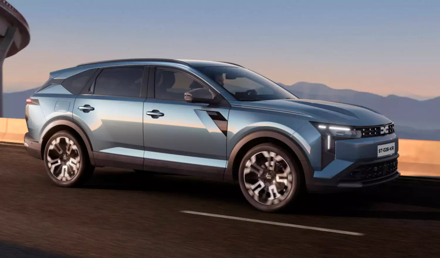 Prześwit sięgający 20 centymetrów i napęd 4x4 mają zapewnić pewność jazdy nawet poza asfaltem, to terenowe oblicze nowego SUV-a Dacii. 