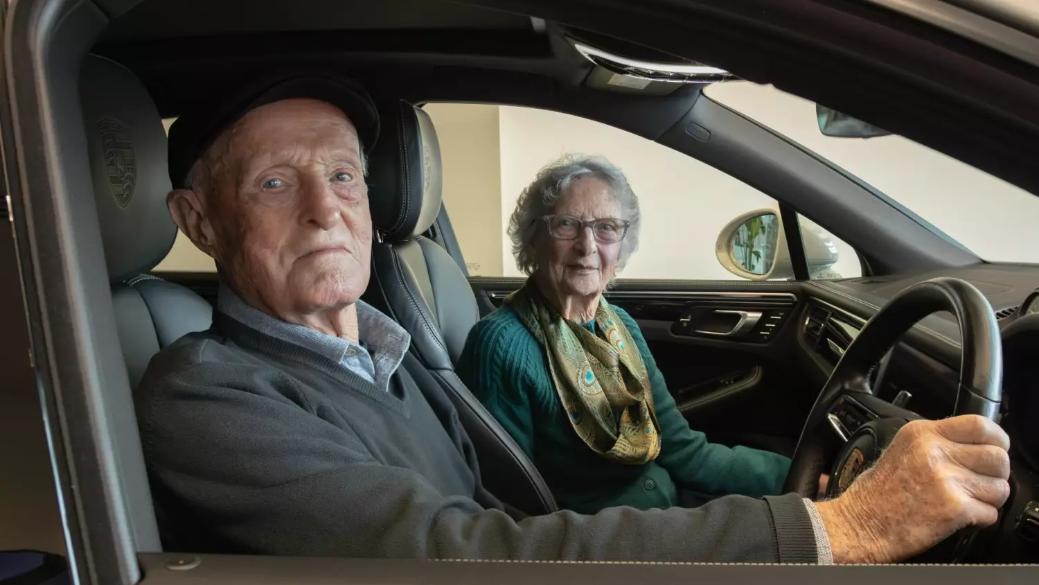 Derek Evans, Audrey Evans (l-r), Macan, Bournemouth, United Kingdom, 2026. Fot. Porsche AG