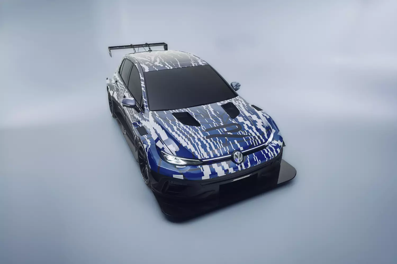 Volkswagen Golf R 24