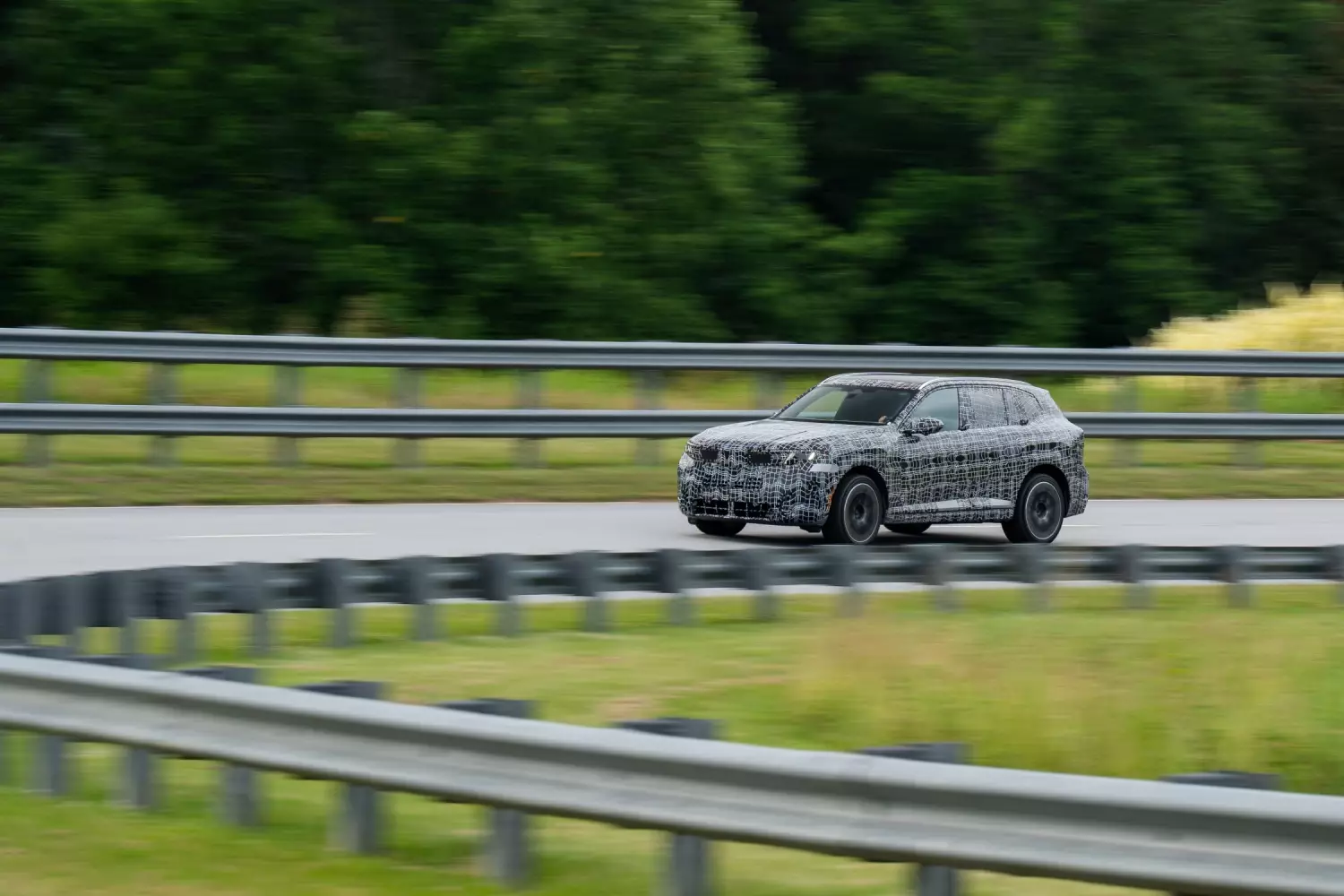 Testy zamaskowanego jeszcze BMW X5 G65 