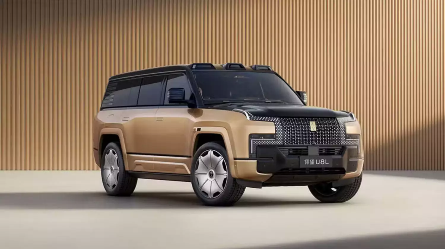 Yangwang U8L SUV