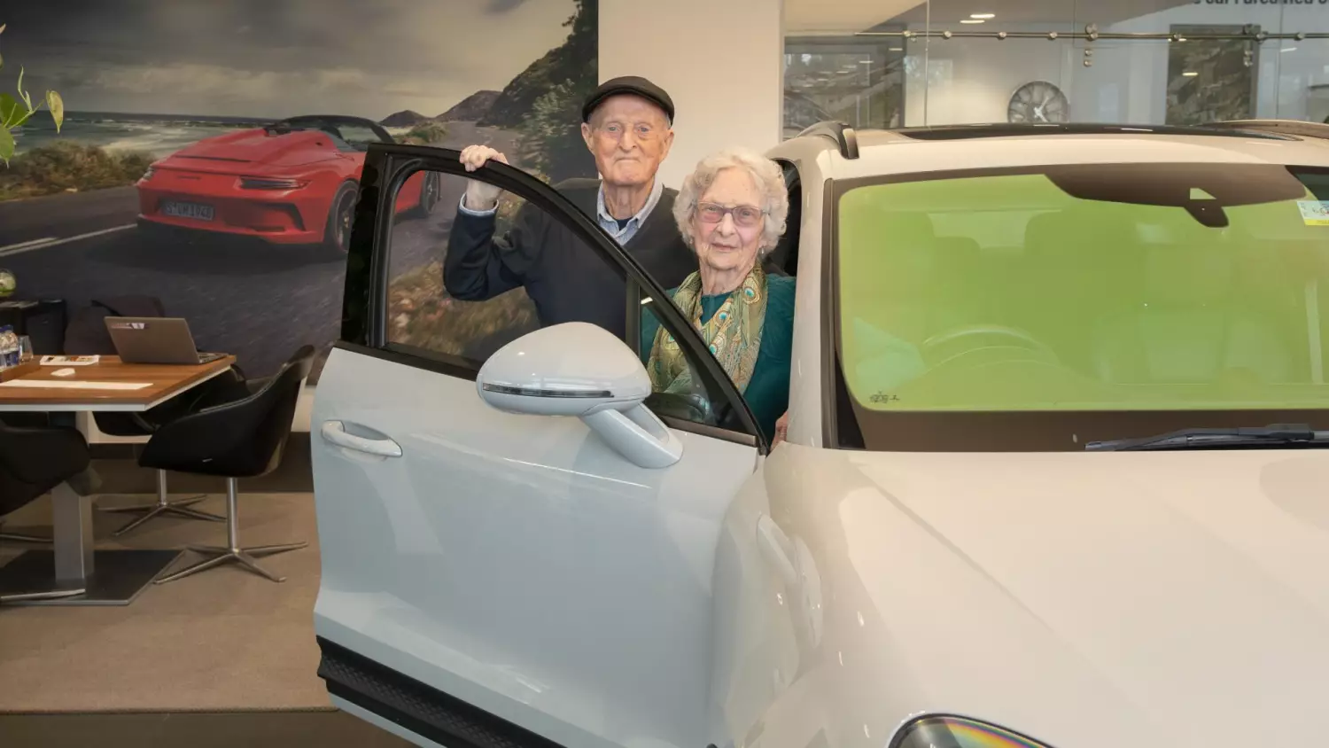 Derek Evans, Audrey Evans (l-r), Macan, Bournemouth, United Kingdom, 2026. Fot. Porsche AG