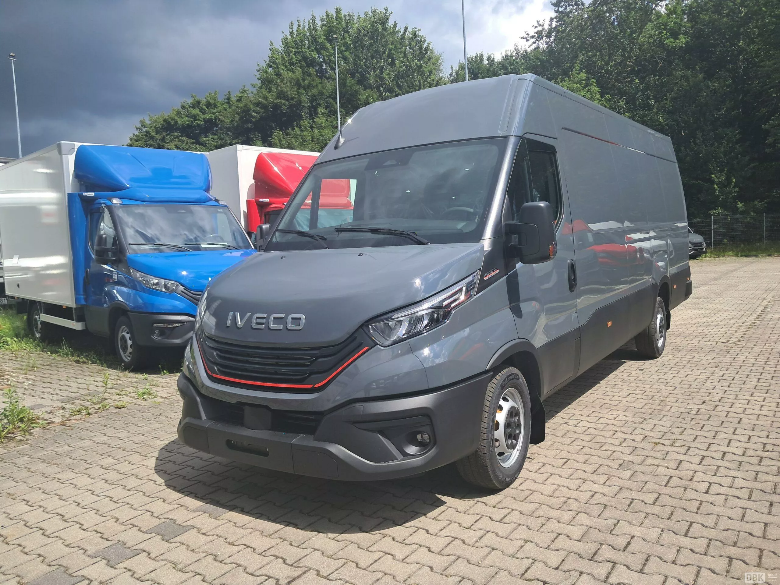 Nowy IVECO Daily Daily 35S18 V Hi-Matic (16m3) 176 KM