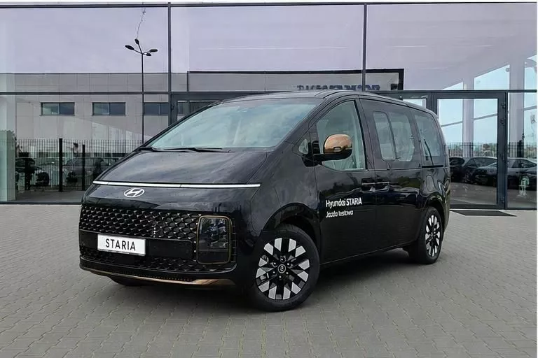 Używany HYUNDAI Staria Staria 1.6 T-GDI HEV Luxury aut 225 KM