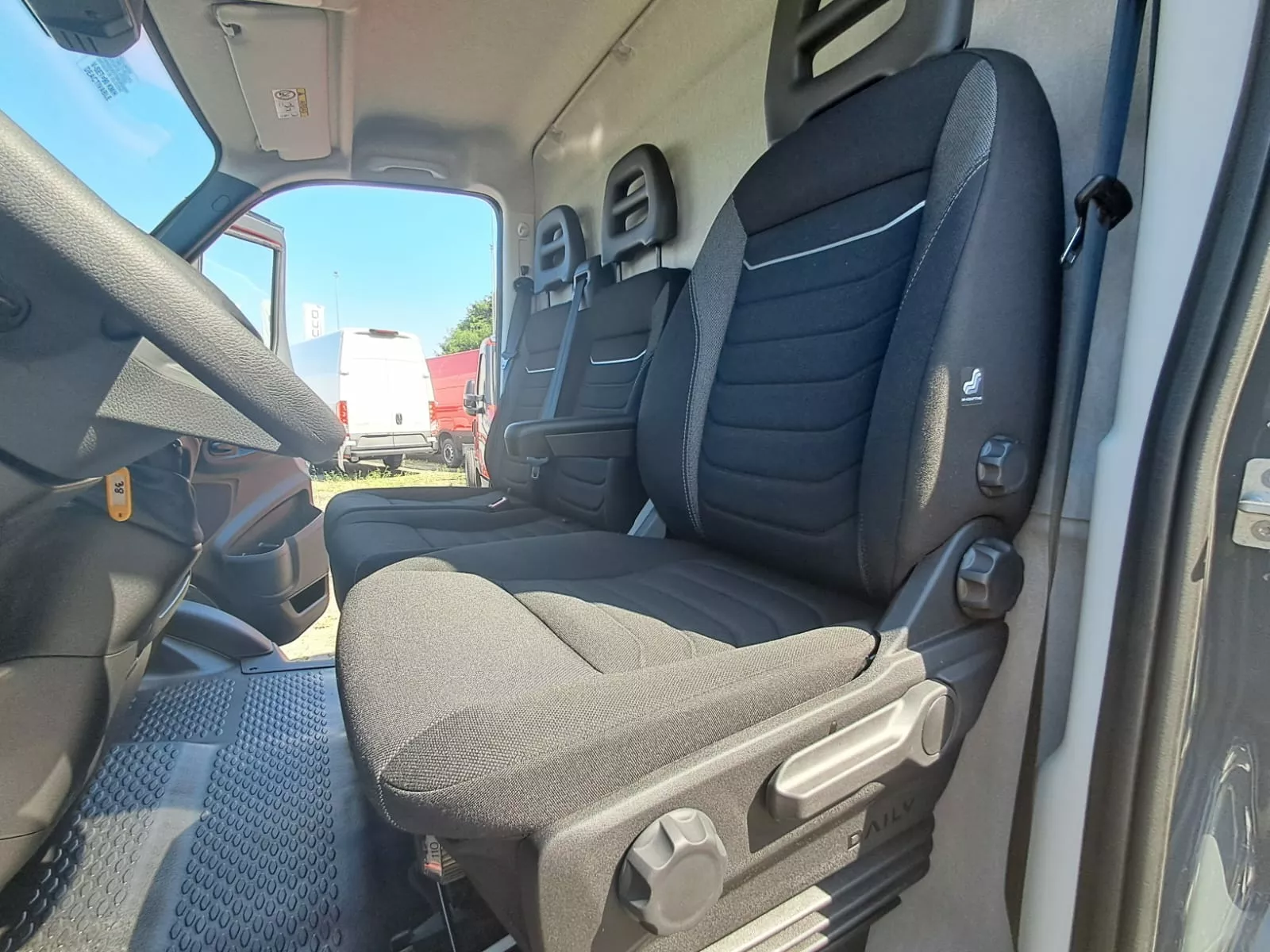 IVECO Daily - zdjęcie 13