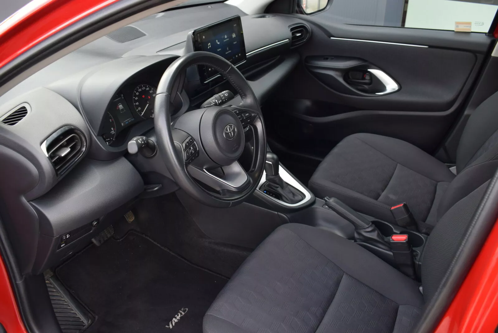 Używany TOYOTA Yaris Yaris 1.5 Comfort CVT 125 KM