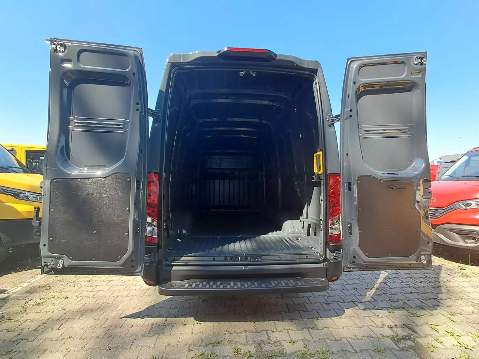 IVECO Daily - zdjęcie 4