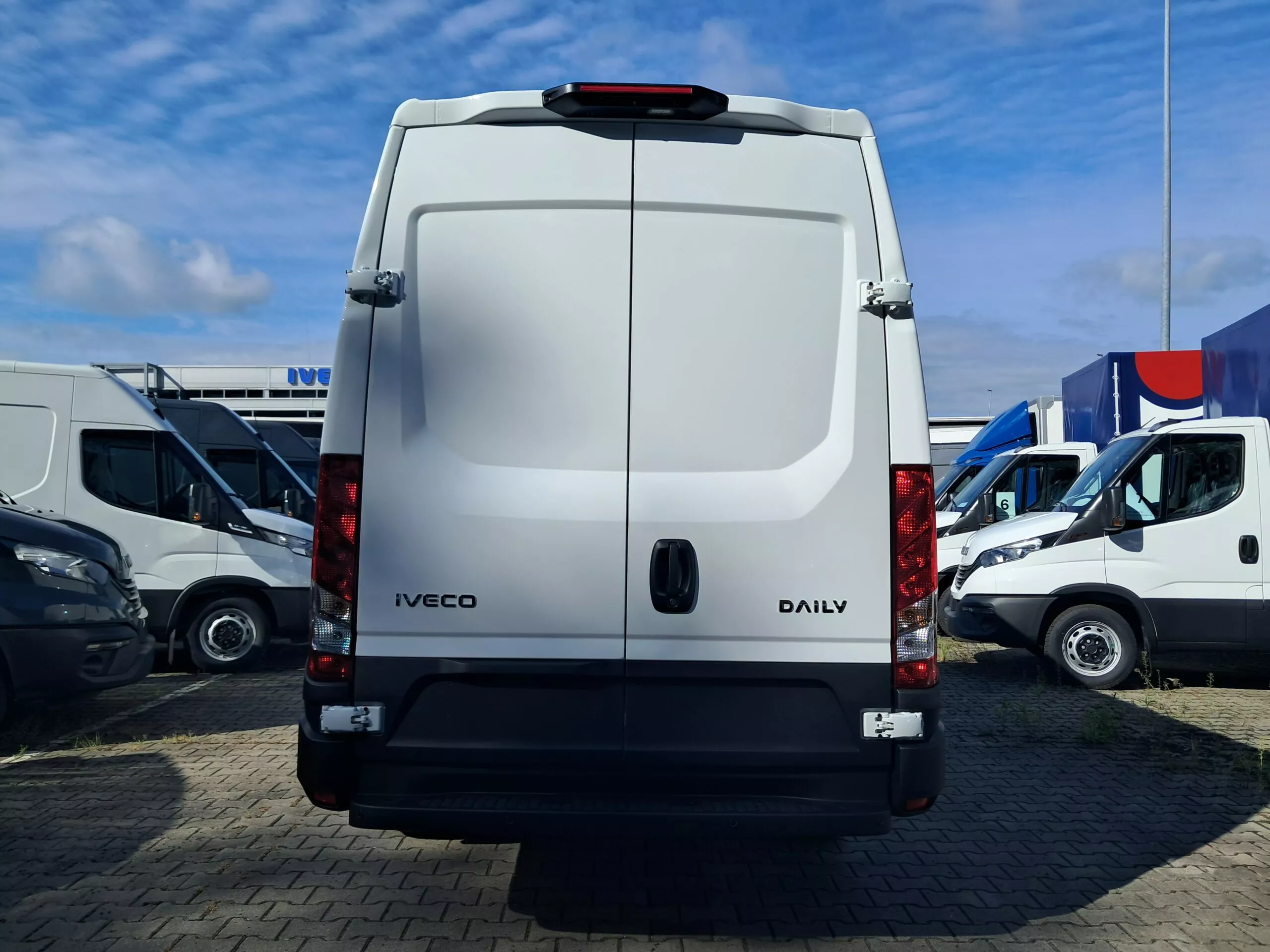 IVECO Daily - zdjęcie 11